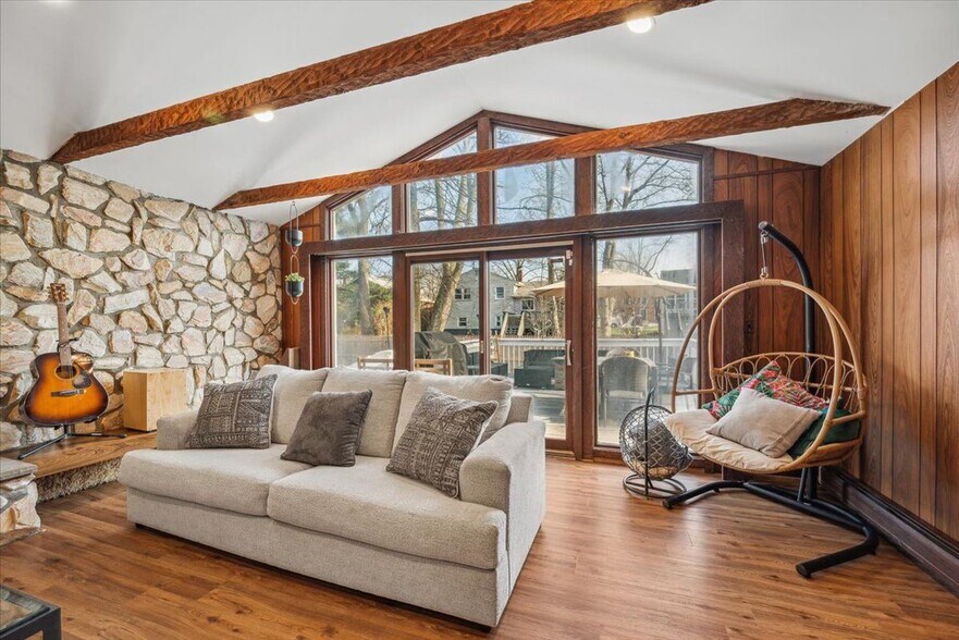 Building Photo - 16 Hickory Rd