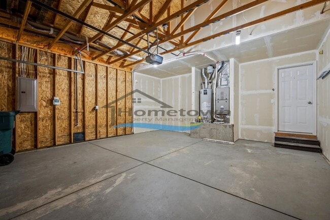 Building Photo - Beautiful Modern Home with 3 Bedrooms and ...