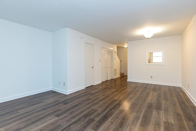 Building Photo - 5541 Kaplan Dr