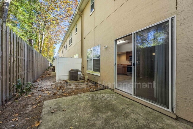 Building Photo - 5260 Collins Rd