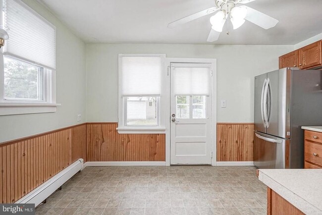 Building Photo - 89 Main St