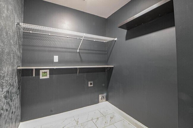 Building Photo - 2994 Gibbs Ln