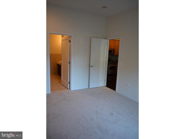 Building Photo - 3343 Conrad St