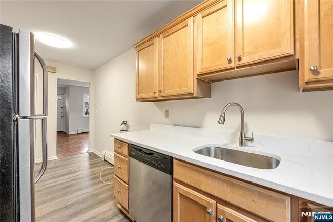 Building Photo - 121 Regency