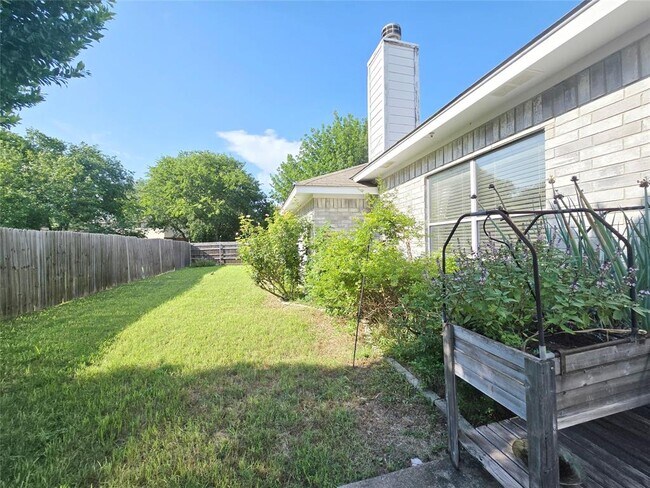 Building Photo - 3106 Flameleaf Cove