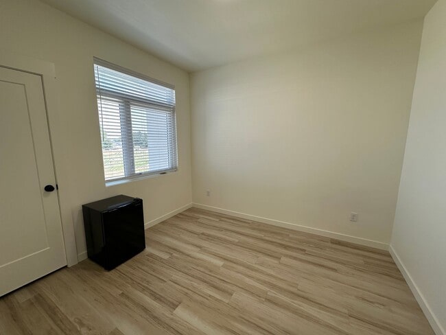 Building Photo - 311 E Lorene St