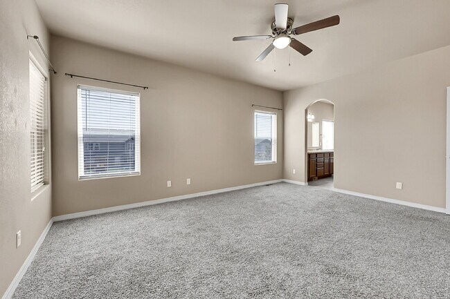 Building Photo - $2,995.00 - 6 Bedrooms, 3 Bathrooms, Singl...