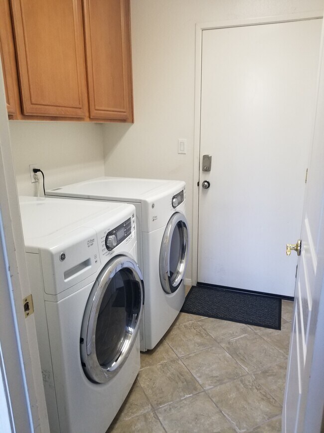 Building Photo - 12267 Chantrelle Dr