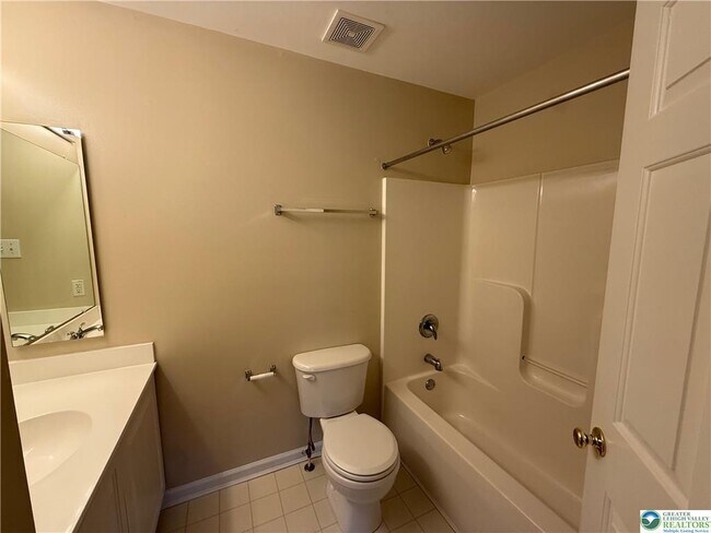 Building Photo - 4046 Clubhouse Ct