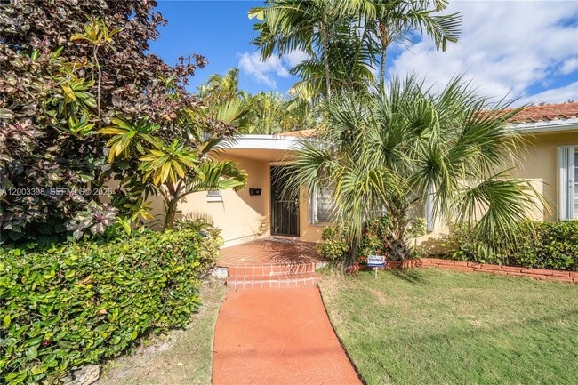 Building Photo - 475 S Shore Dr