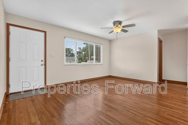 Building Photo - 3127 Thomas Ave