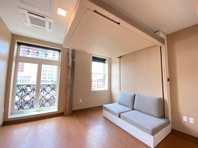 Building Photo - 83 Hanover St