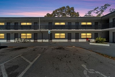 Primary Photo - 2475 18th Ave S