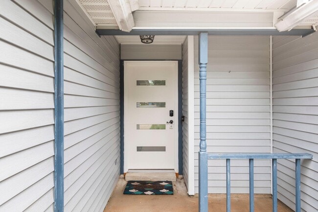 Building Photo - 3030 Blue Pine Ln