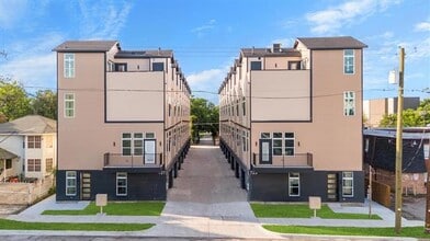 Building Photo - 723 W 10th St