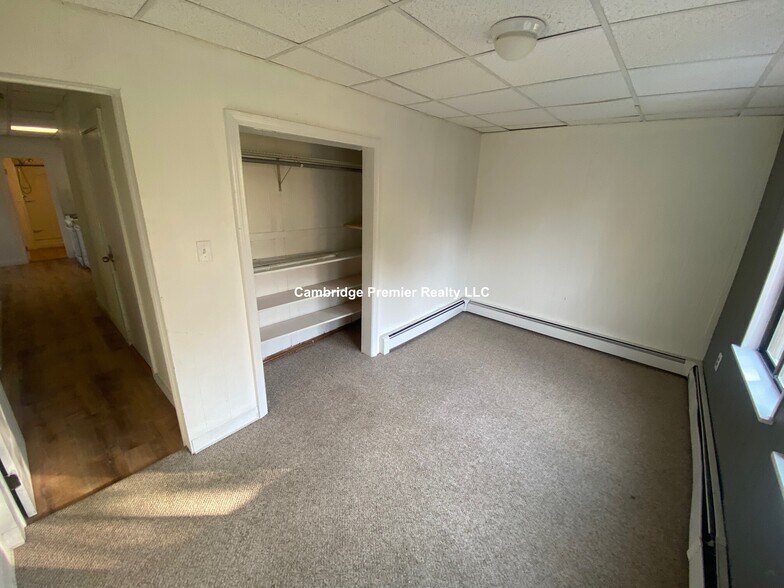 Building Photo - 46 Almont St