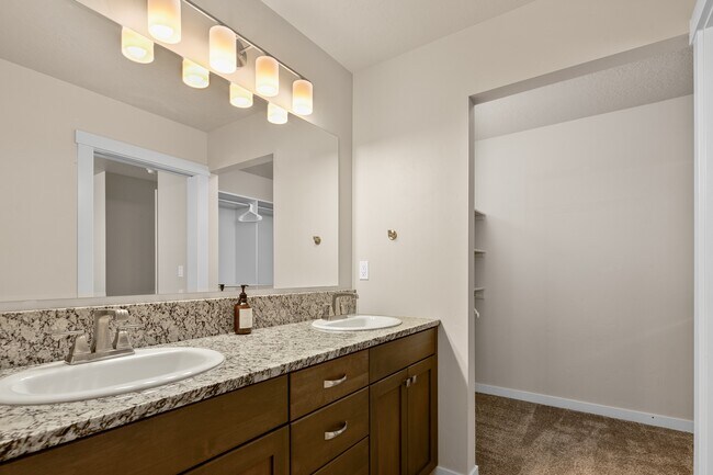 Building Photo - 1824 E Ringneck St