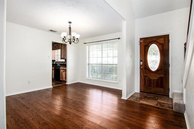 Building Photo - 505 Heathgate Dr