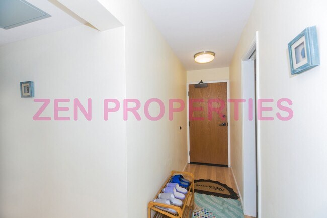 Building Photo - 250 ?Ohua Ave