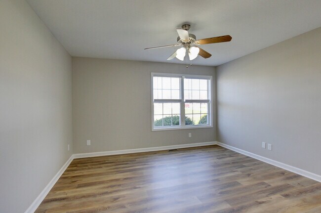 Building Photo - 51 Winding Oaks