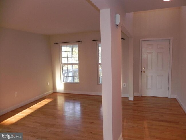 Building Photo - 926 Walnut Ave