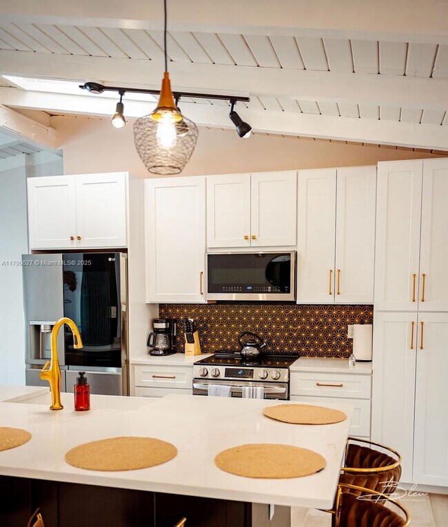 Building Photo - 2506 Bimini Ln