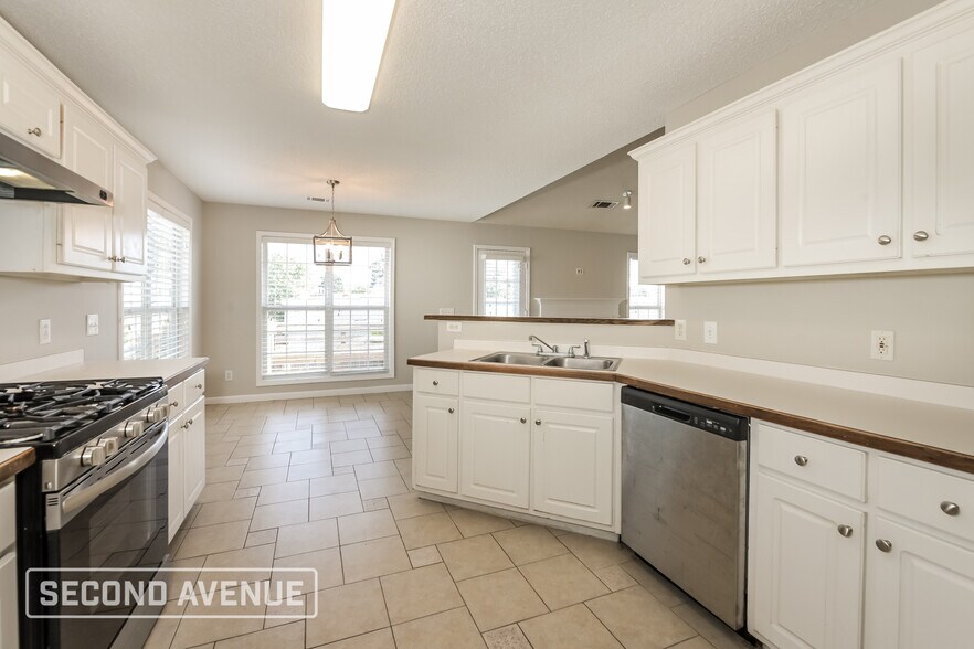 Building Photo - 130 Shenandoah Dr
