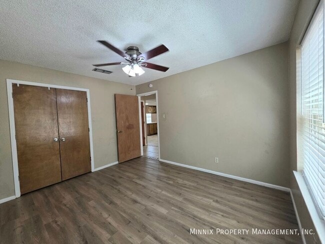 Building Photo - 4800 Dentcrest Dr