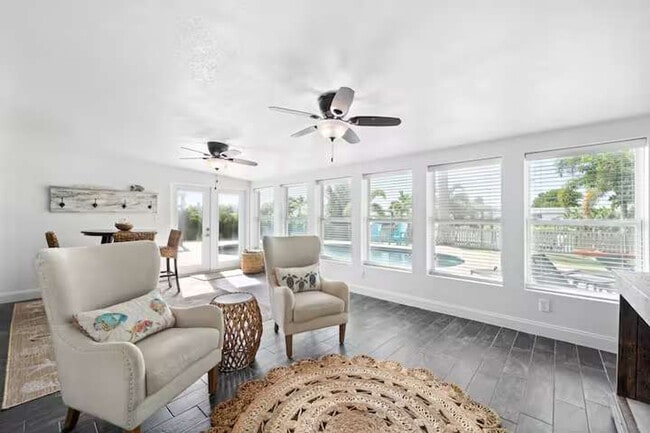 Primary Photo - 102 Deleon Rd