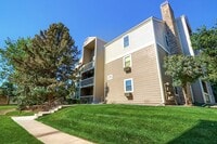 Building Photo - 2 Bedroom condo  with a loft in Littleton