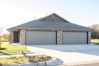 Building Photo - 4501 Limestone Dr