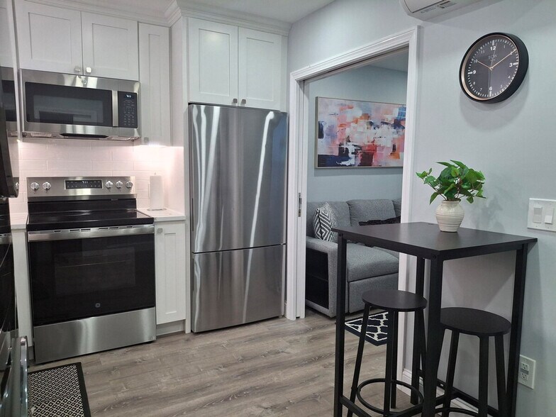 Building Photo - 1111 Atwells Ave