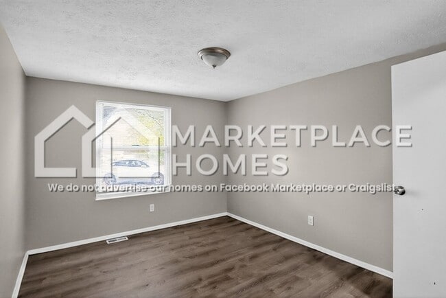 Building Photo - 916 Whidbey Ct