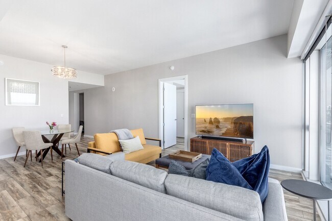 Building Photo - 4471 Dean Martin Dr