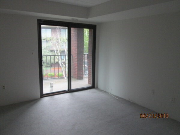 Building Photo - 146 Marble St
