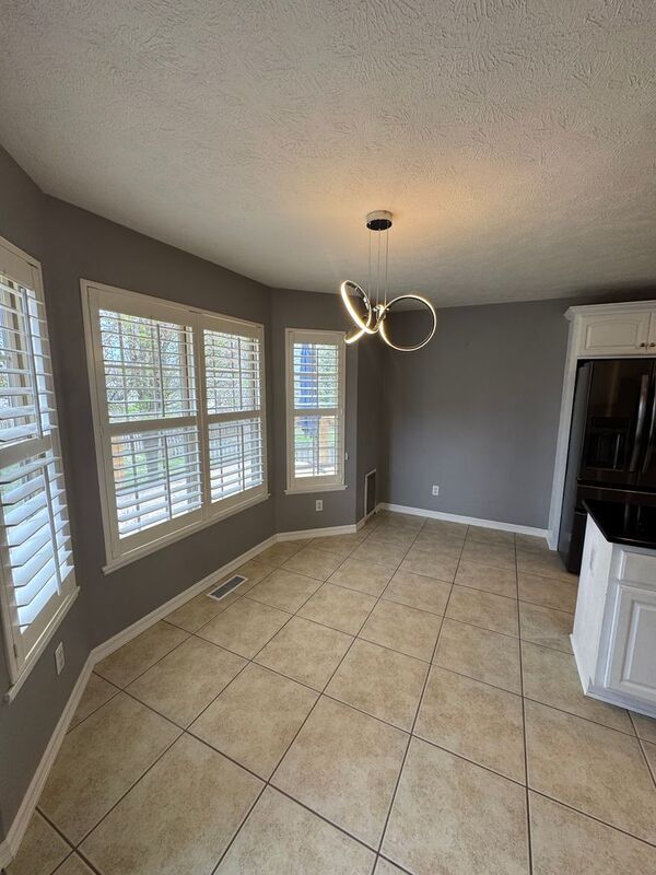 Building Photo - 5545 S Michigan Ave