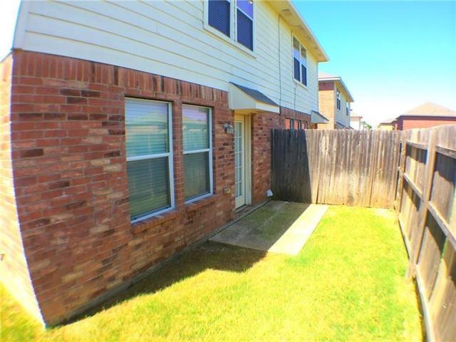 Building Photo - 2301 Kingsway Dr