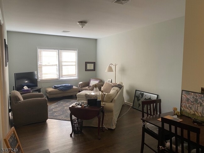 Building Photo - 1280 Springfield Ave