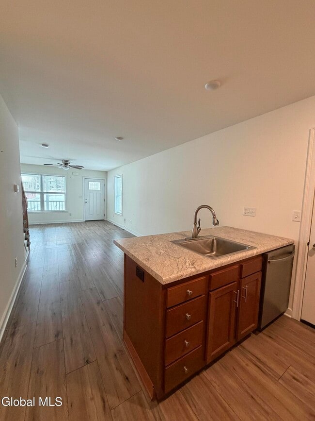 Building Photo - 36 Vly Rd