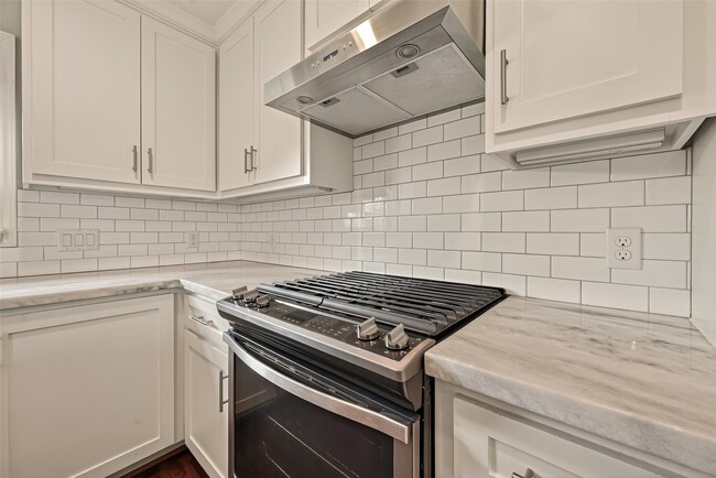 Building Photo - 5215 Stillbrooke Dr