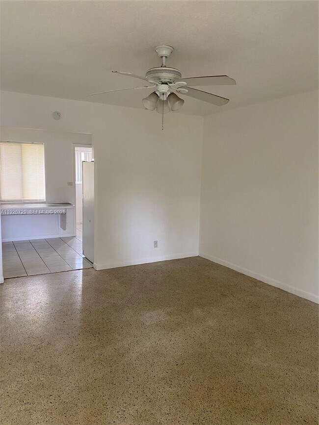 Building Photo - 250 NE 41st St