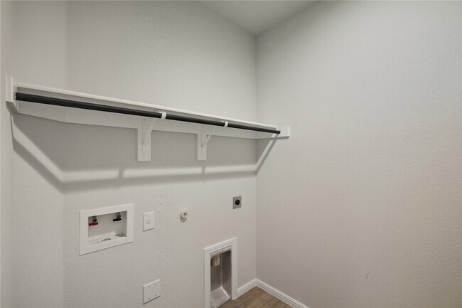 Building Photo - 8313 Twisted Pne Wy