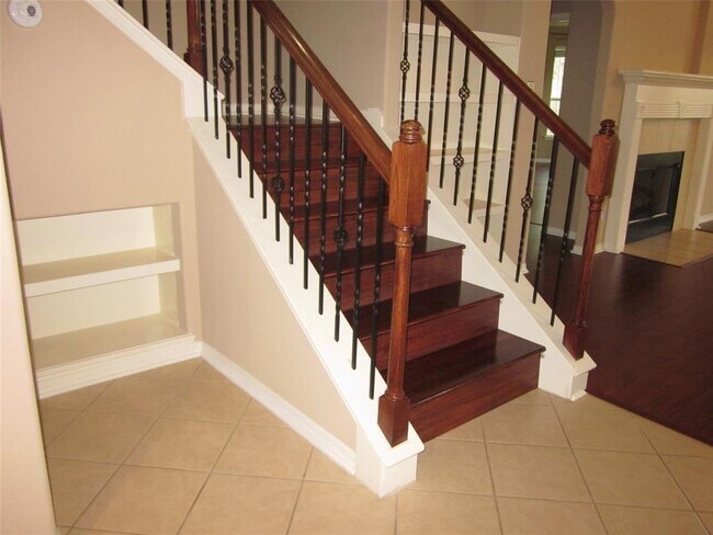 Building Photo - 8406 Oak Villa Ct