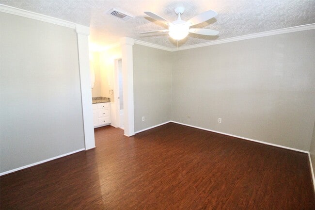 Building Photo - 16731 Rippling Mill Dr