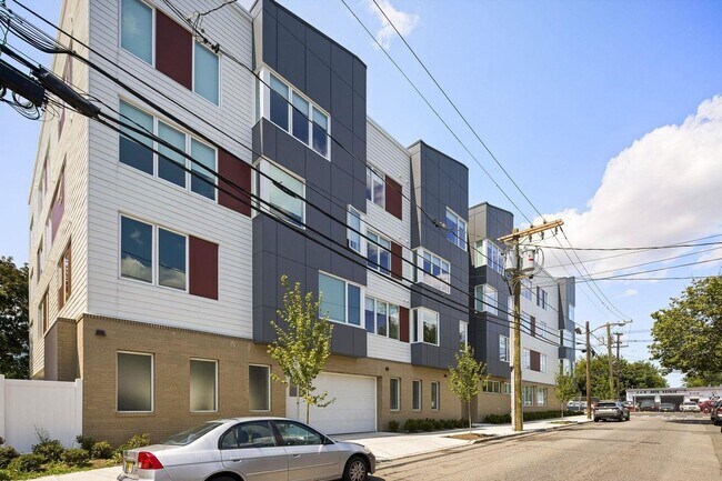 Building Photo - 306 Bergen Ave