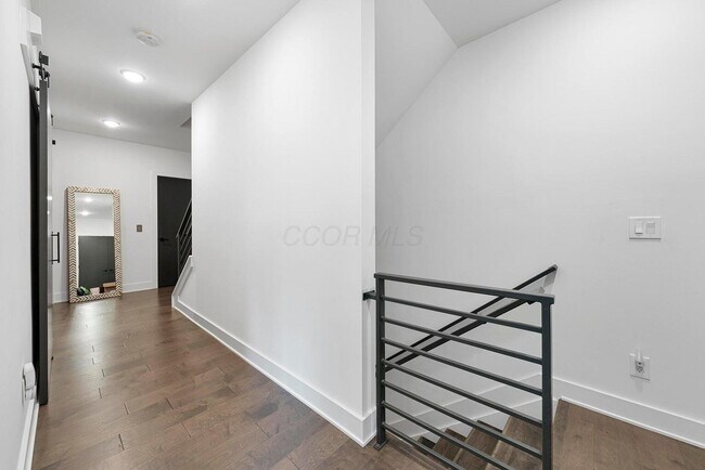 Building Photo - 236 Neruda Ave