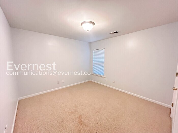 Building Photo - 200 Suttles Dr SW