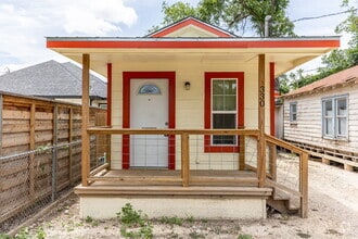 Building Photo - 330 Gem Ln