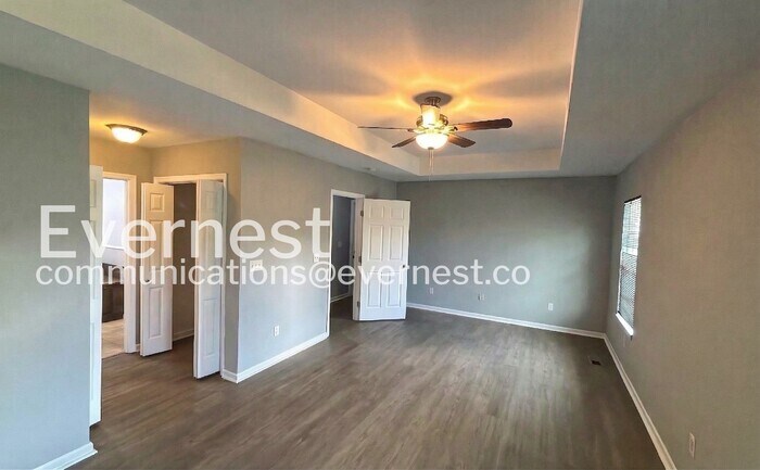 Building Photo - 1300 S Lyerly St