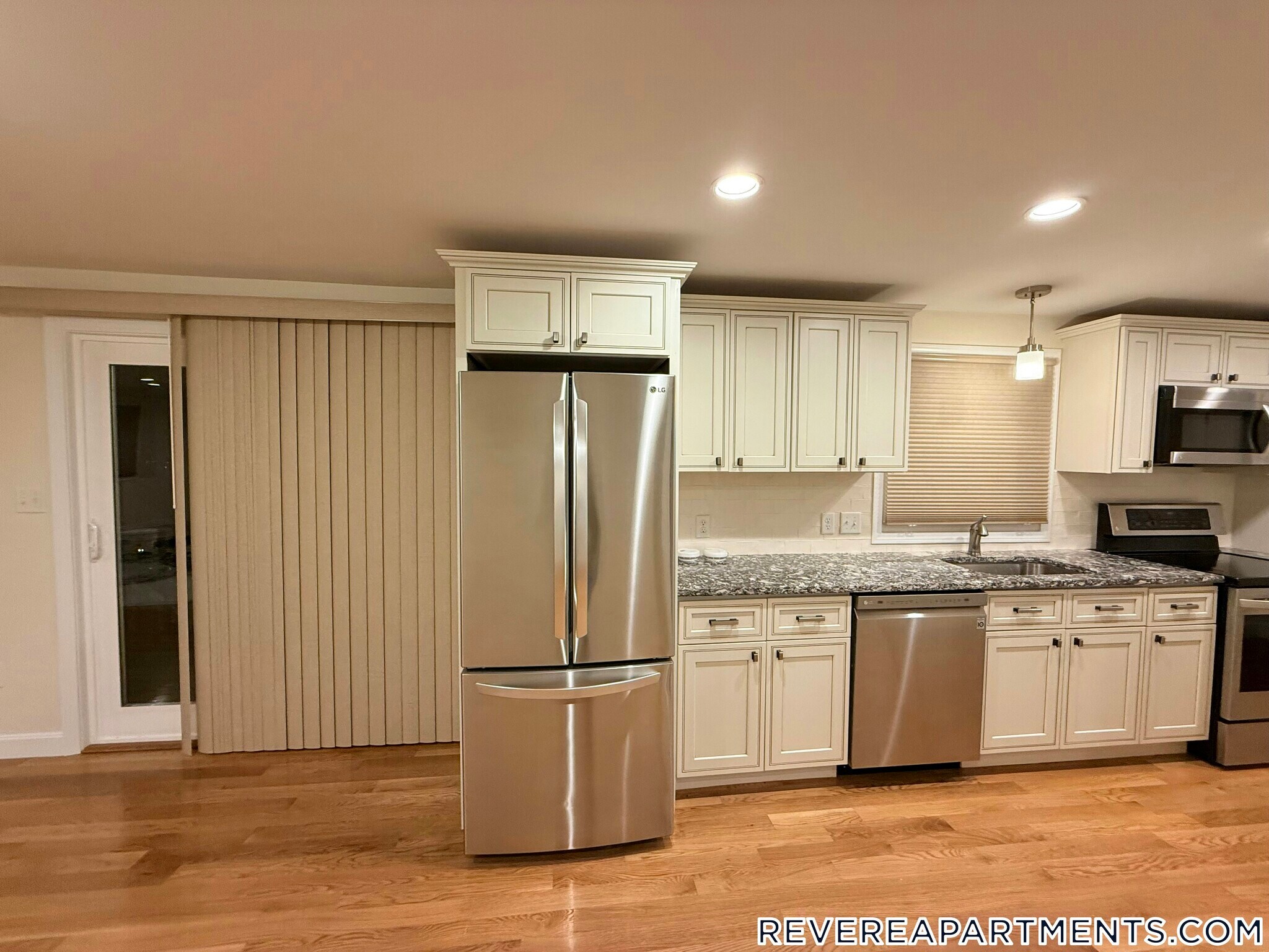 Building Photo - 48 Hauman St